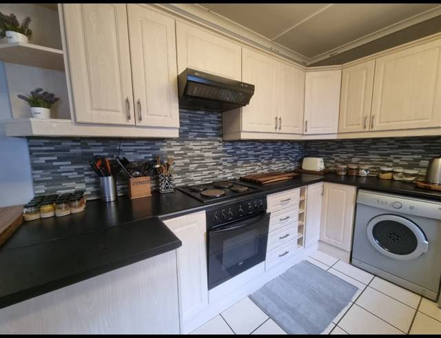3 BEDROOM HOUSE FOR SALE IN DOONSIDE